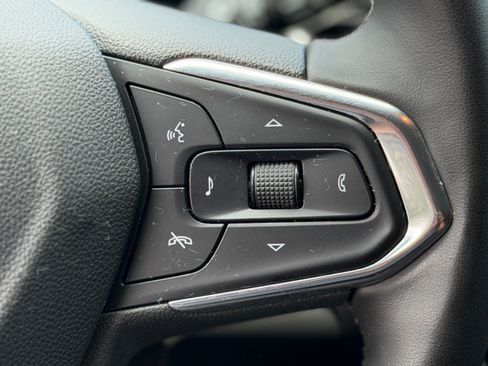Used 2025 Chevrolet Trax ACTIV w/ Driver Confidence Package FWD image 27