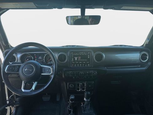 Used 2020 Jeep Wrangler Unlimited Sahara image 15