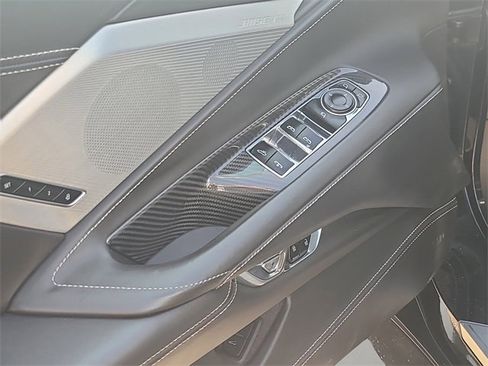 Used 2021 Chevrolet Corvette Stingray Premium Conv w/ Z51 Performance Package image 13