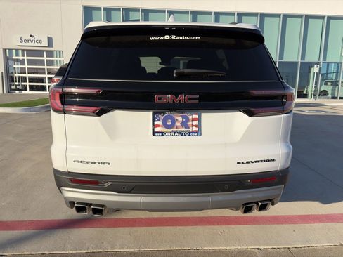 Used 2025 GMC Acadia Elevation image 14
