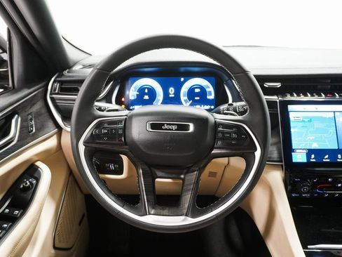 Certified 2024 Jeep Grand Cherokee Limited w/ Luxury Tech Group II image 20