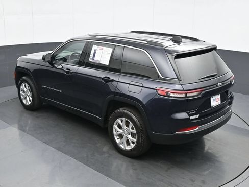 Used 2023 Jeep Grand Cherokee Limited AWD/4WD image 19