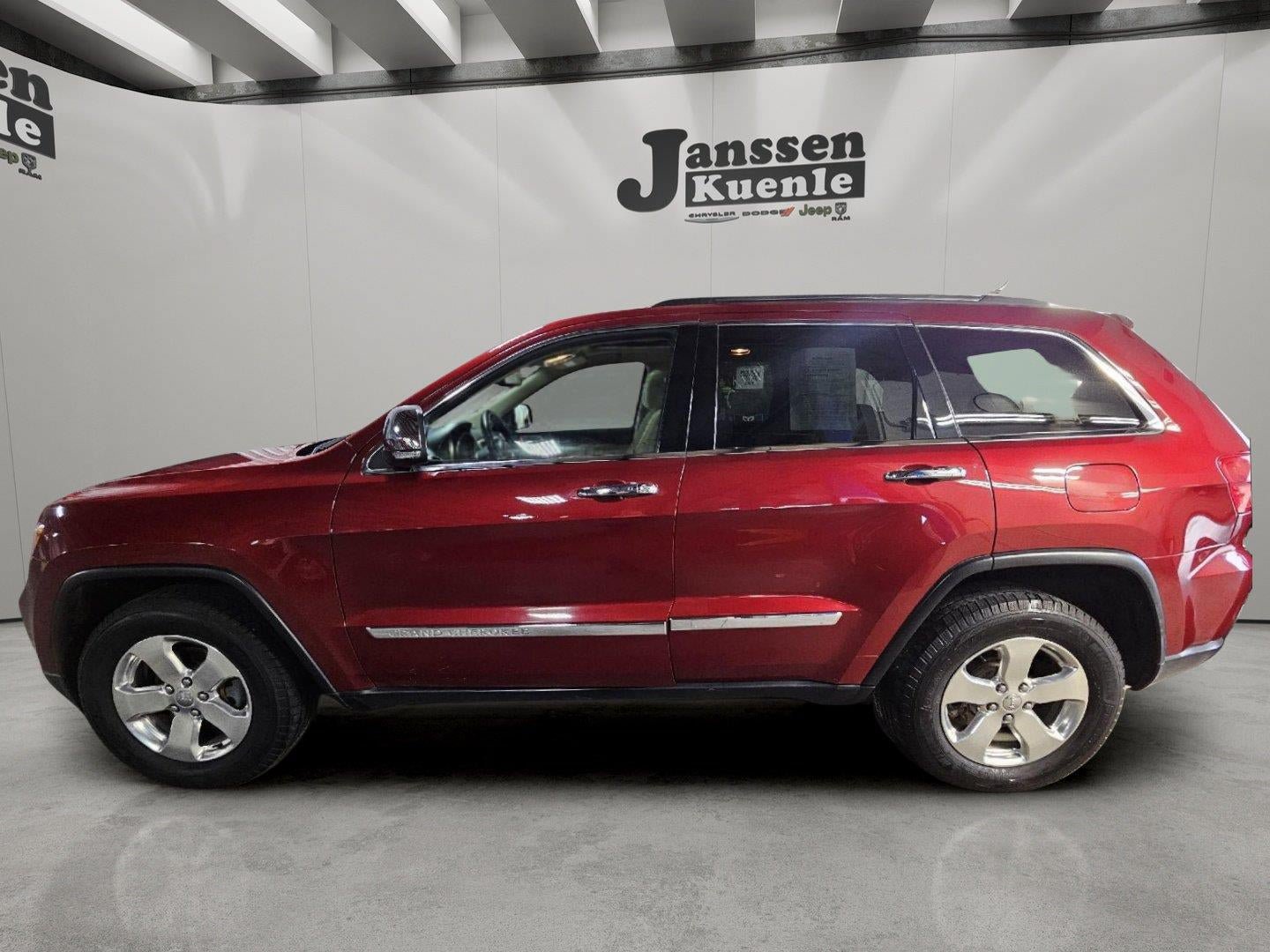 Used 2013 Jeep Grand Cherokee Limited AWD/4WD image 1