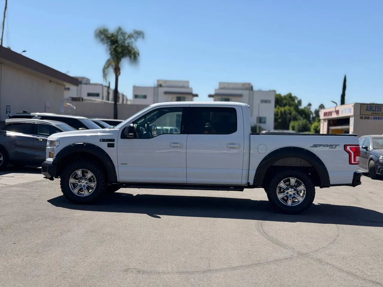 Used 2016 Ford F150 XLT w/ Equipment Group 302A Luxury AWD/4WD image 13