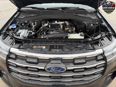 Used 2025 Ford Explorer Active w/ Active Comfort Package RWD image 21
