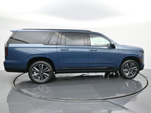 New 2026 Cadillac Escalade ESV Sport image 6