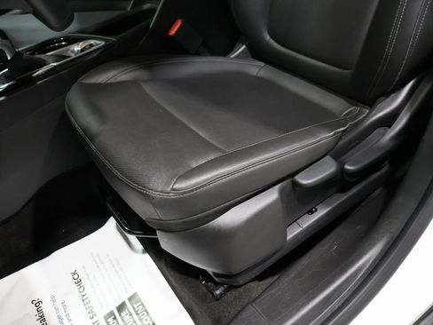 Used 2024 Buick Encore GX Sport Touring image 12