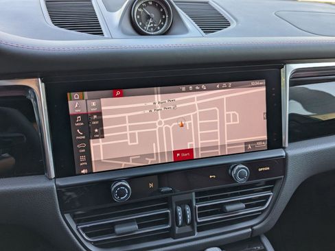 New 2026 Porsche Macan image 17