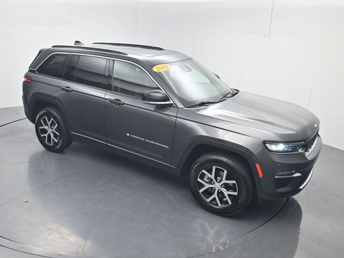 Used 2024 Jeep Grand Cherokee Limited w/ Trailer Tow Package AWD/4WD image 63