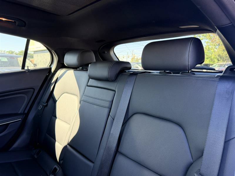 Used 2020 Mercedes-Benz GLA 250 4MATIC image 16
