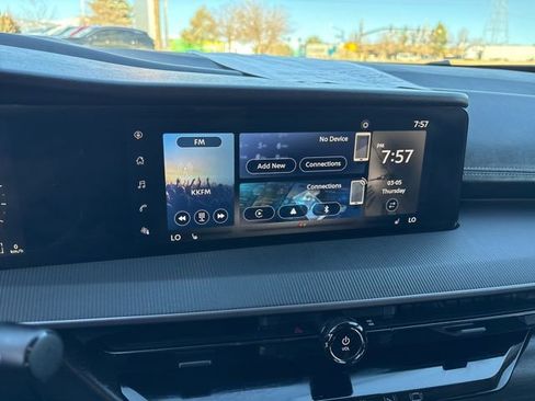 Used 2025 Nissan Murano SV image 20