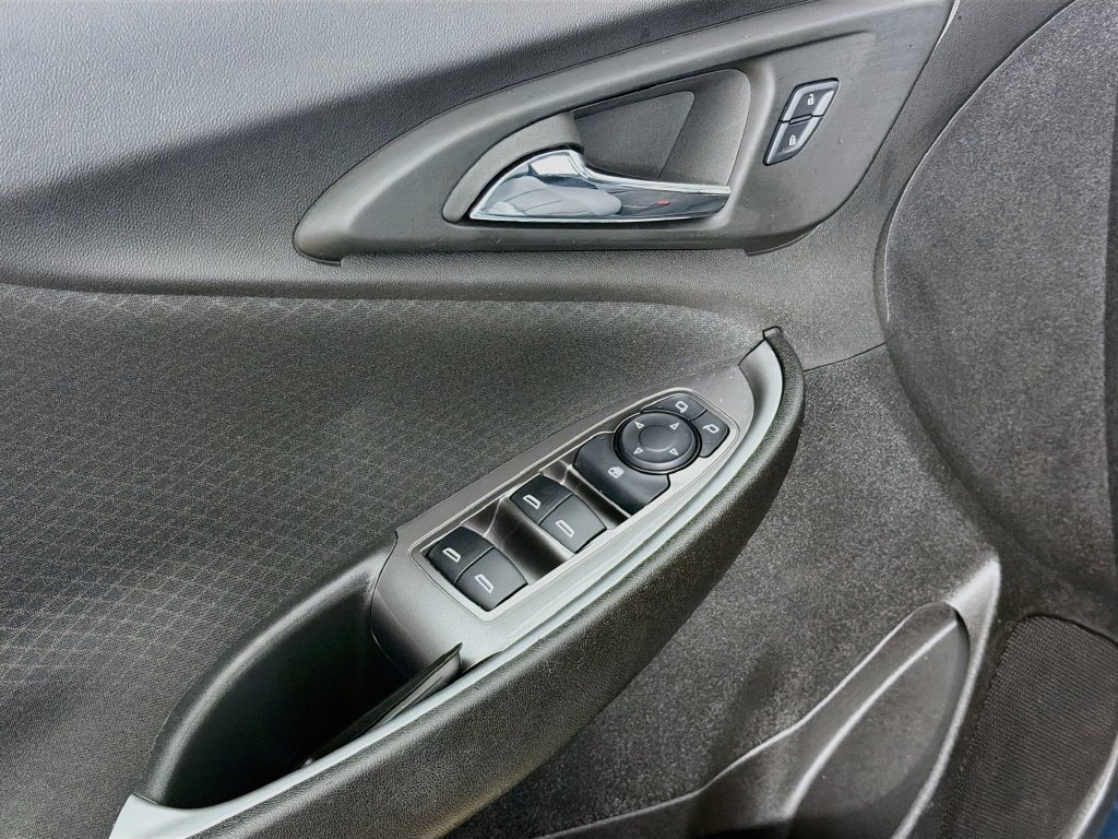 Used 2025 Chevrolet Malibu LS FWD image 18
