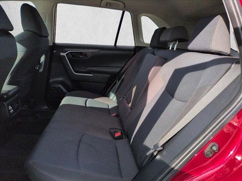 Used 2022 Toyota RAV4 LE image 22