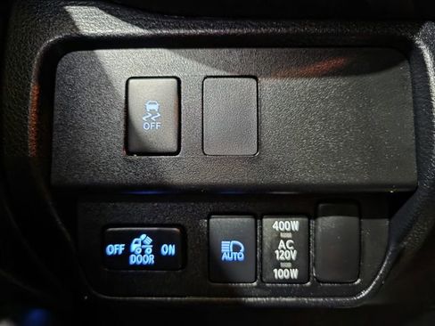 Used 2023 Toyota Tacoma TRD Off-Road AWD/4WD image 18