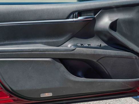 Used 2019 Toyota Camry LE FWD image 19