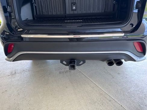 Used 2022 Toyota Highlander XSE AWD/4WD image 34