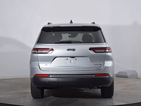 Used 2023 Jeep Grand Cherokee L Limited AWD/4WD image 5