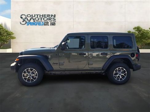 Used 2025 Jeep Wrangler Unlimited Sport AWD/4WD image 2