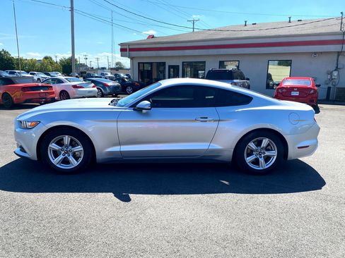 Used 2017 Ford Mustang Coupe image 8