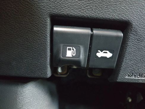 Used 2021 Nissan Kicks S FWD image 28
