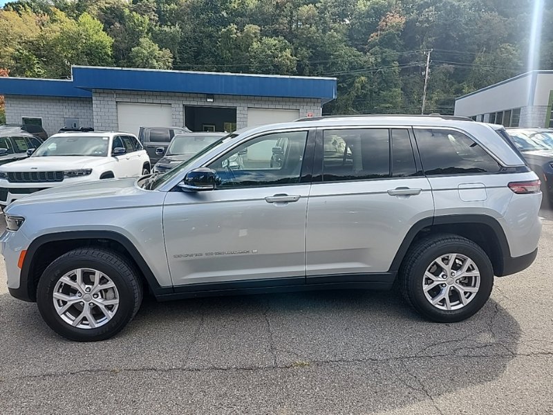 Used 2022 Jeep Grand Cherokee Limited AWD/4WD image 4