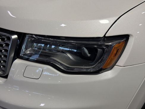 Used 2020 Jeep Grand Cherokee Summit AWD/4WD image 13