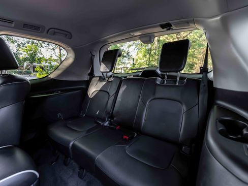 Used 2021 INFINITI QX80 Premium Select w/ All-Season Package RWD image 16