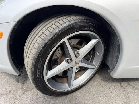 Used 2013 Chevrolet Corvette Coupe RWD image 32