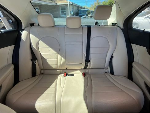 Used 2020 Mercedes-Benz C 300 4MATIC Sedan image 21