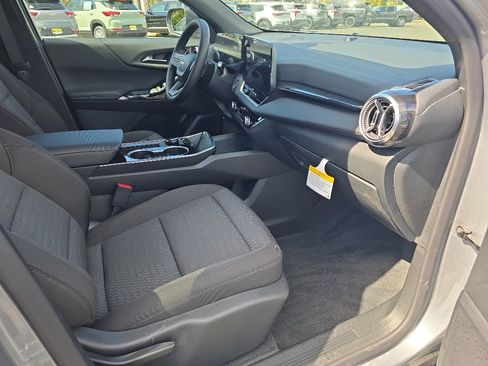 New 2026 Chevrolet Equinox LT w/ Safety and Technology Package AWD/4WD image 16