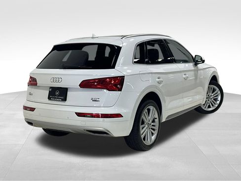 Used 2018 Audi Q5 2.0T Premium Plus w/ Premium Plus Package AWD/4WD image 4