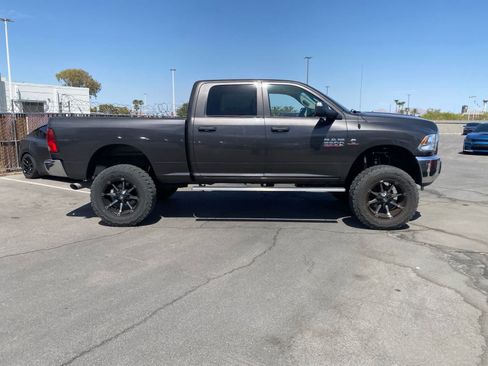 Used 2018 RAM 2500 Tradesman w/ Chrome Appearance Group AWD/4WD image 4