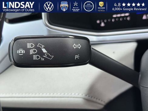 New 2026 Volkswagen Taos SE image 17