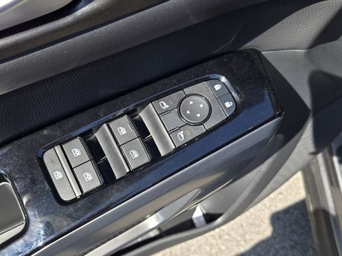 New 2026 Nissan Pathfinder SL w/ SL Premium Package FWD image 19