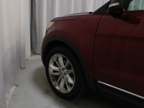 Used 2014 Ford Explorer XLT w/ Equipment Group 202A FWD image 28