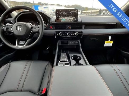 New 2025 Honda Pilot TrailSport image 6