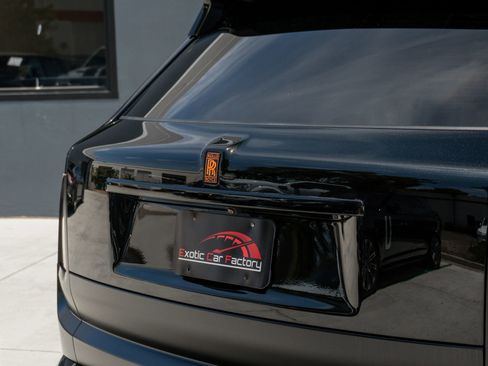 Used 2021 Rolls-Royce Cullinan AWD/4WD image 37
