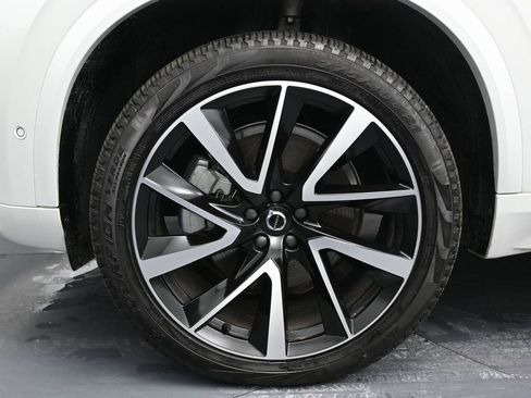Used 2024 Volvo XC90 B5 Plus image 12