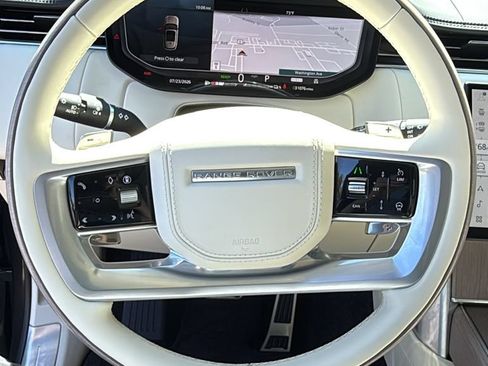 Certified 2025 Land Rover Range Rover Autobiography AWD/4WD image 10