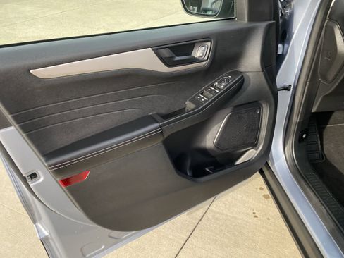 Used 2022 Ford Escape SE w/ Cold Weather Package image 21