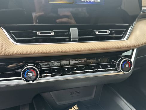 New 2026 Chevrolet Equinox ACTIV w/ LPO, Floor Liner Package image 27