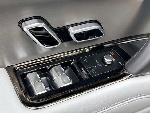 New 2026 Land Rover Range Rover Sport SE AWD/4WD image 16