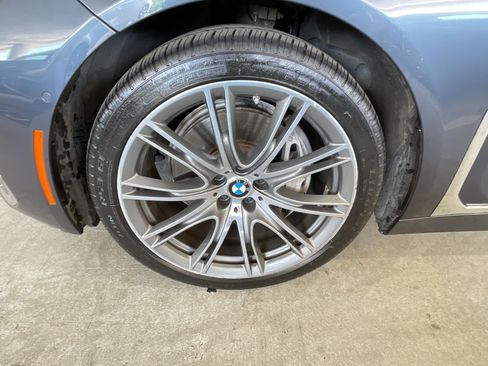 Used 2020 BMW 740i w/ Premium Package RWD image 10