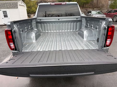 New 2026 GMC Sierra 1500 SLE w/ Max Trailering Package AWD/4WD image 18