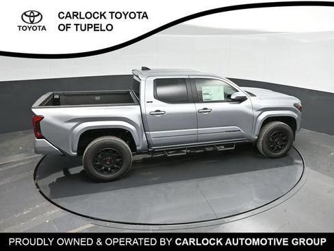 Used 2025 Toyota Tacoma SR5 AWD/4WD image 30