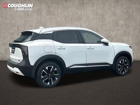 New 2025 Nissan Kicks SV w/ SV Premium Package image 5