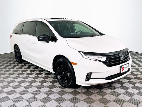 Used 2024 Honda Odyssey Sport image 1