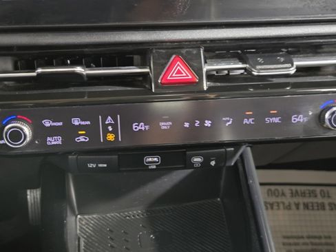 Used 2023 Kia Niro EX image 14