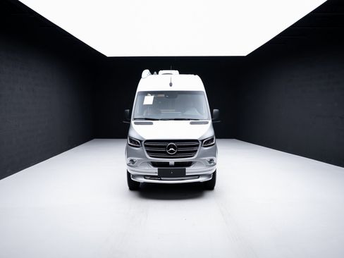 Used 2022 Mercedes-Benz Sprinter 144 Cargo image 93