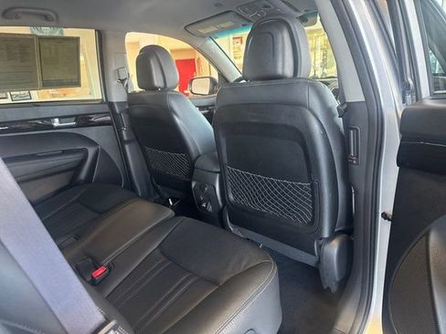 Used 2014 Kia Sorento EX image 12